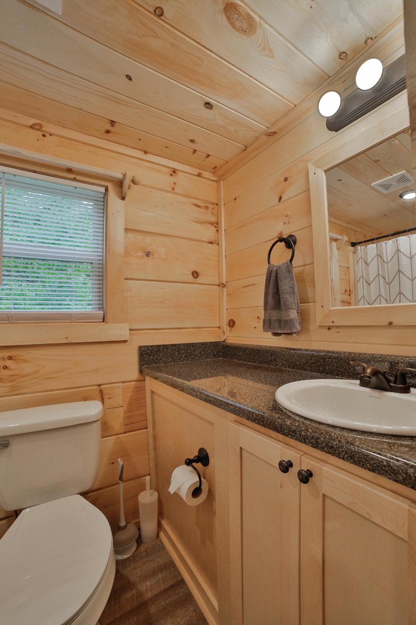 Lena Cabin Wooded Tiny Cabin - Hot Tub Чаттануга Экстерьер фото