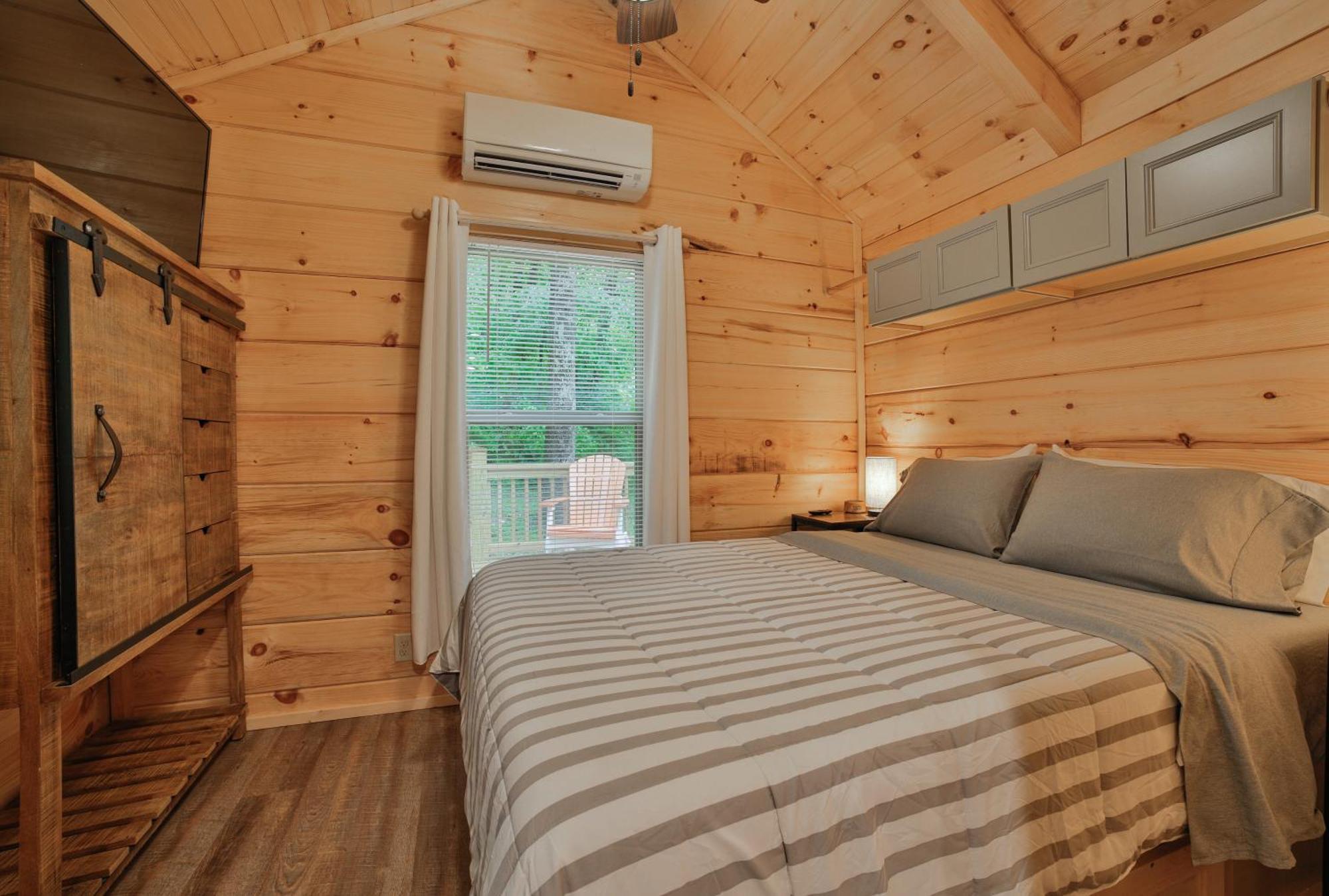 Lena Cabin Wooded Tiny Cabin - Hot Tub Чаттануга Экстерьер фото